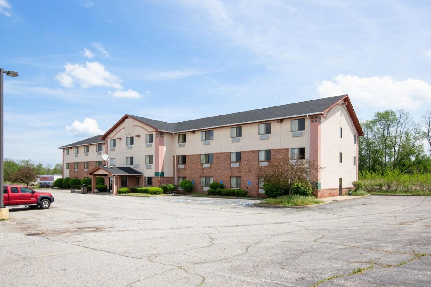Oyo Hotel Portage I-94 Екстер'єр фото