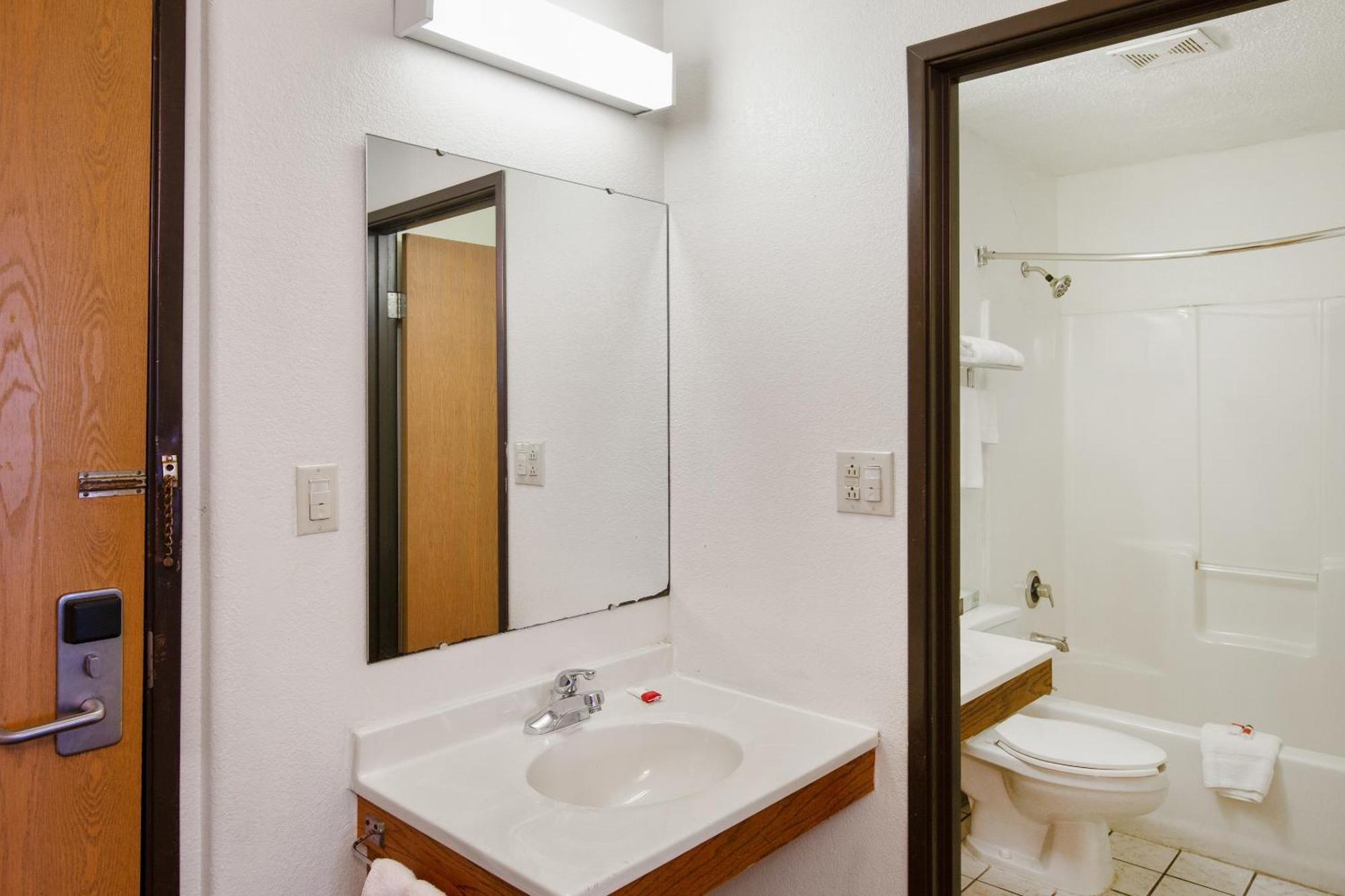 Oyo Hotel Portage I-94 Екстер'єр фото