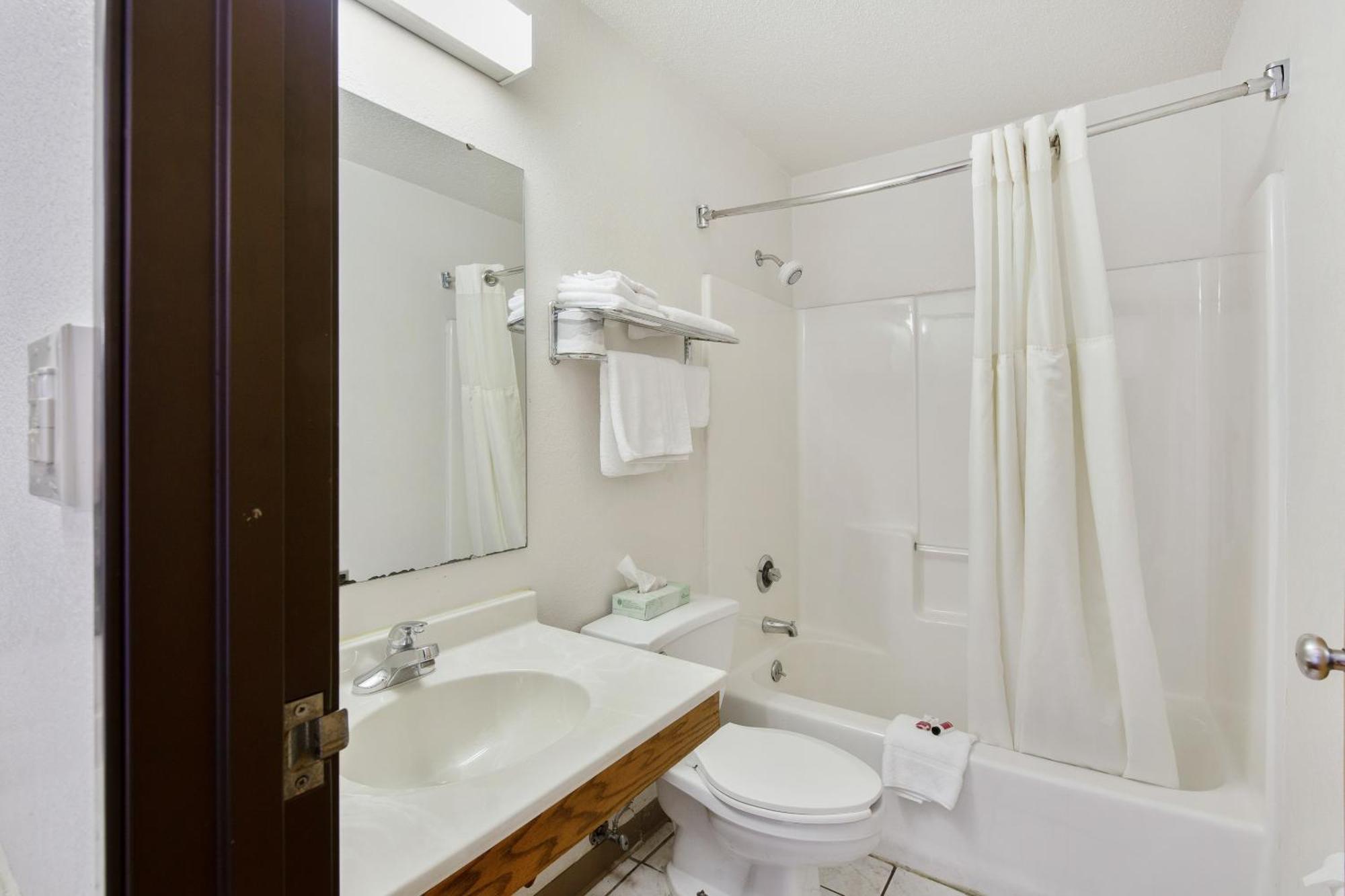 Oyo Hotel Portage I-94 Екстер'єр фото