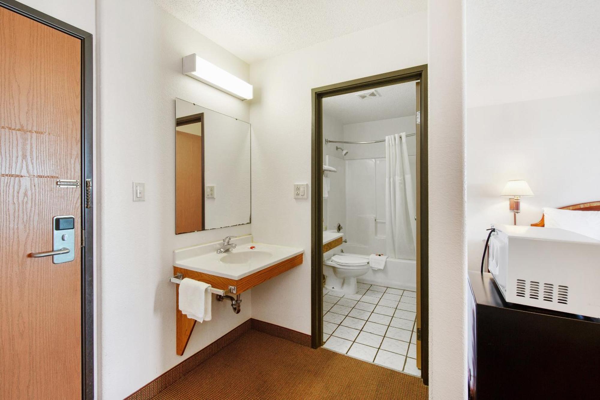 Oyo Hotel Portage I-94 Екстер'єр фото