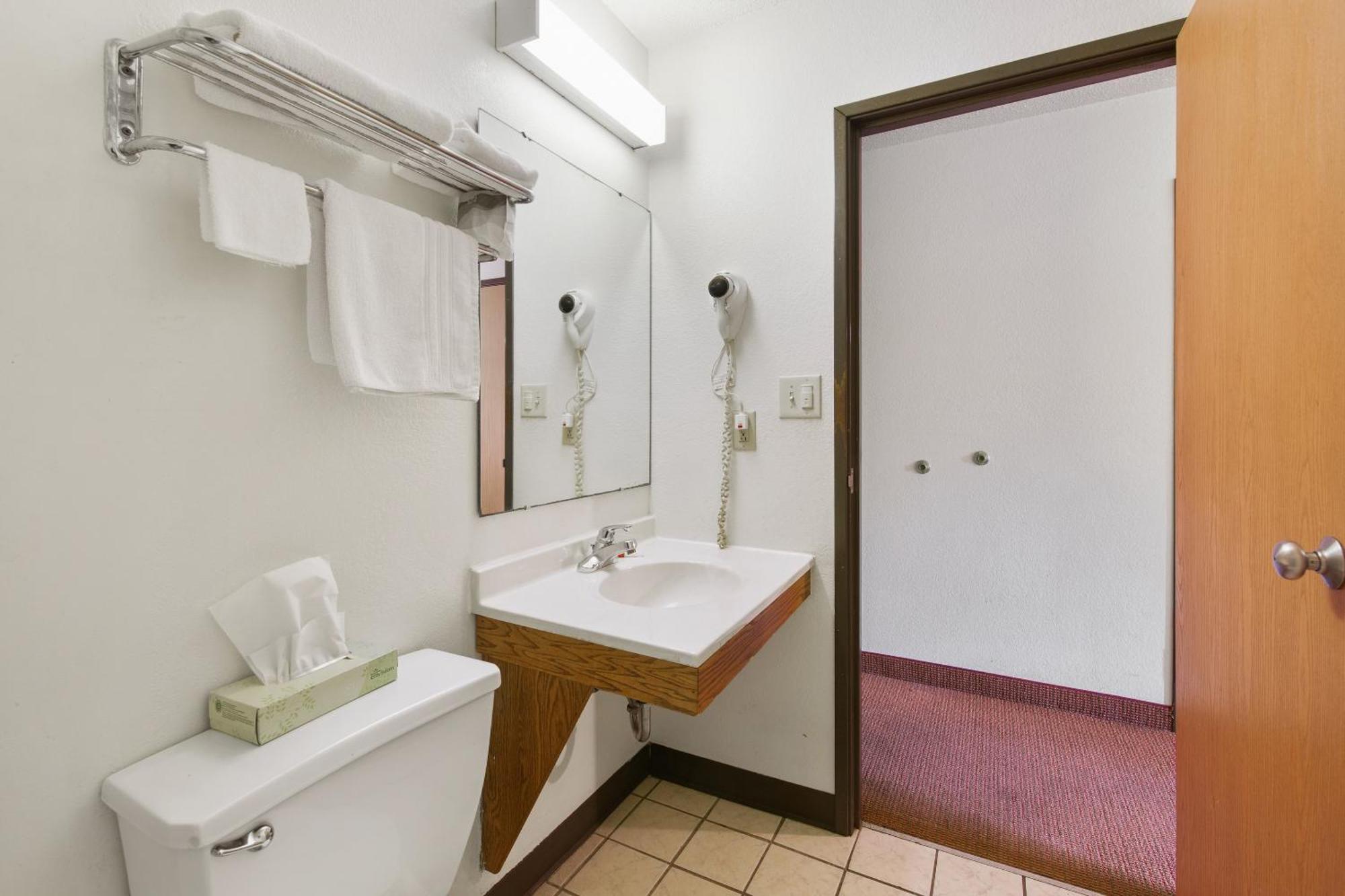 Oyo Hotel Portage I-94 Екстер'єр фото