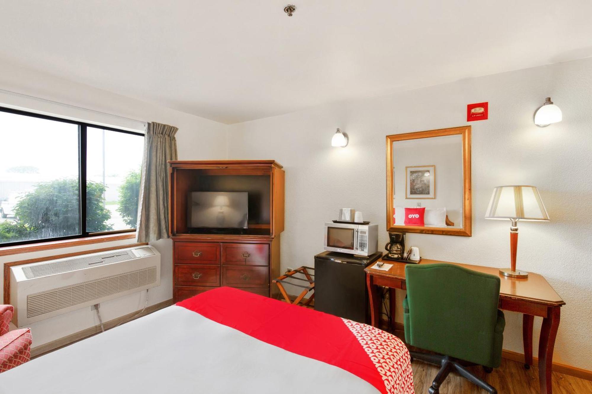 Oyo Hotel Portage I-94 Екстер'єр фото